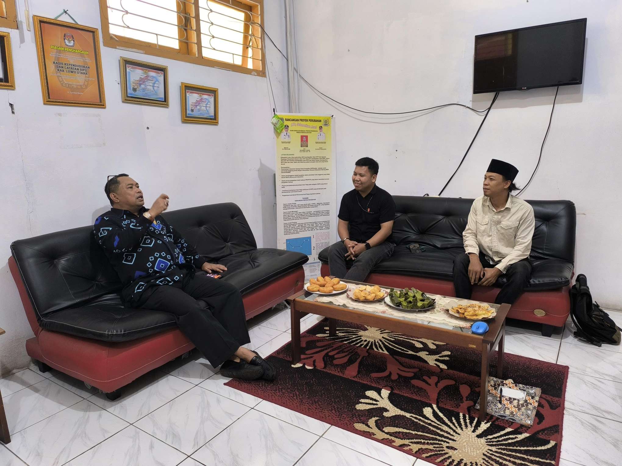 Koordinasi Dengan Dinas Dukcapil terkait validasi data pemilih berkelanjutan 