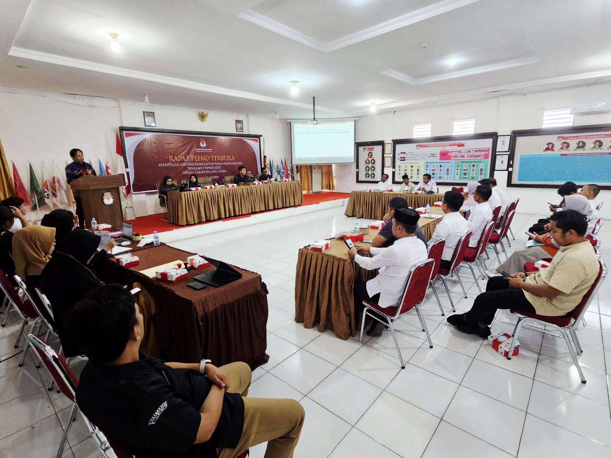 Bawaslu Luwu Utara Hadiri Rapat Pleno Terbuka Penetapan Daftar Pemilih Berkelanjutan Triwulan II Tahun 2025
