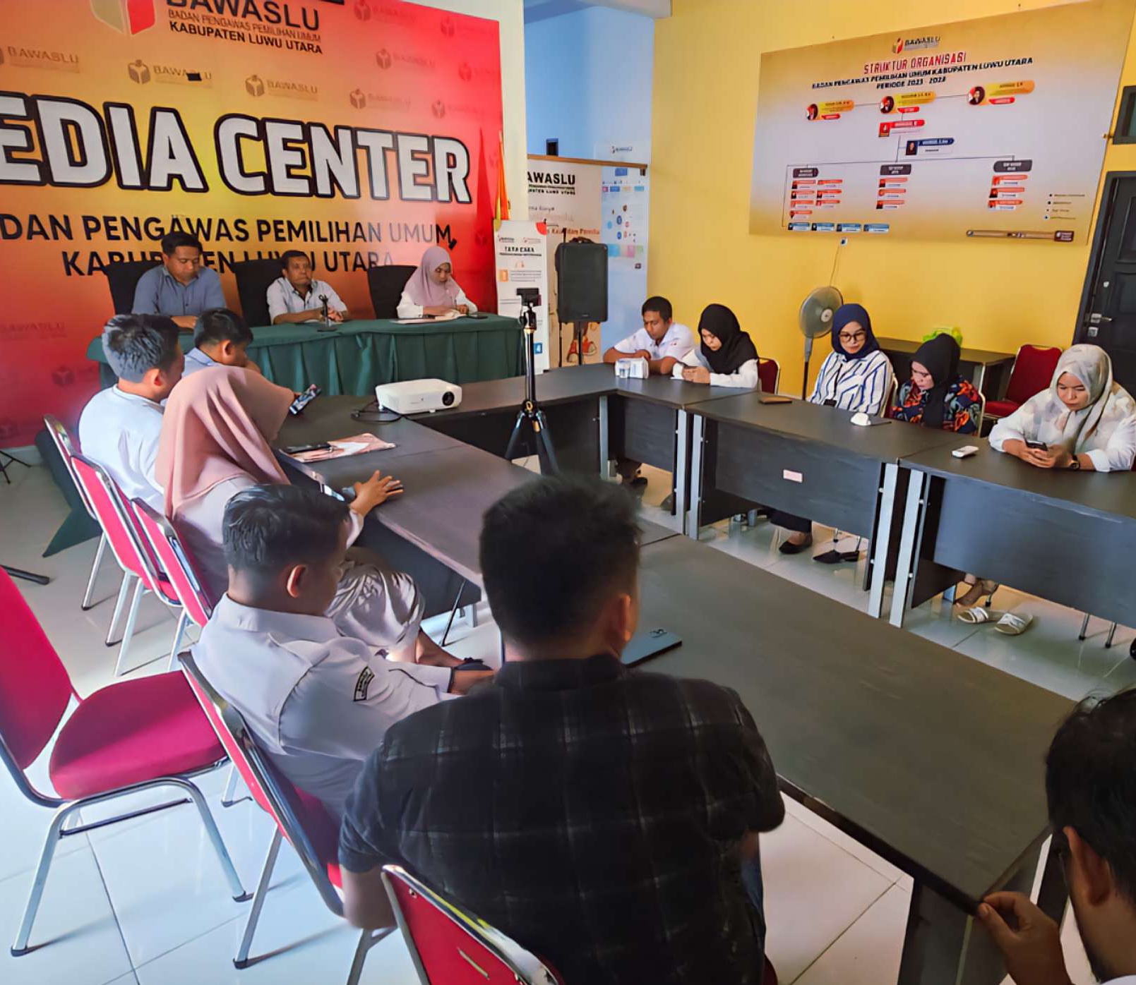 Rapat penyusunan Daftar Inventarisir Masalah (DIM) terkait Peraturan Bawaslu (Perbawaslu) Nomor 3 Tahun 2022