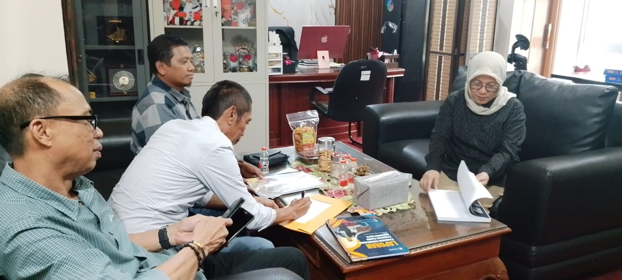 Penyerahan Laporan Fasilitasi Pembinaan Dan Penguatan Kelembagaan