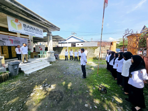 Apel Peringatan HUT Bawaslu RI ke-17 