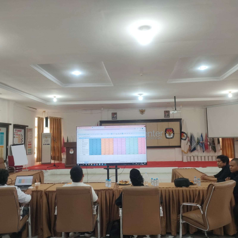 Pemaparan Data oleh KPU Luwu Utara 