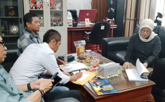 Penyerahan Laporan Fasilitasi Pembinaan Dan Penguatan Kelembagaan